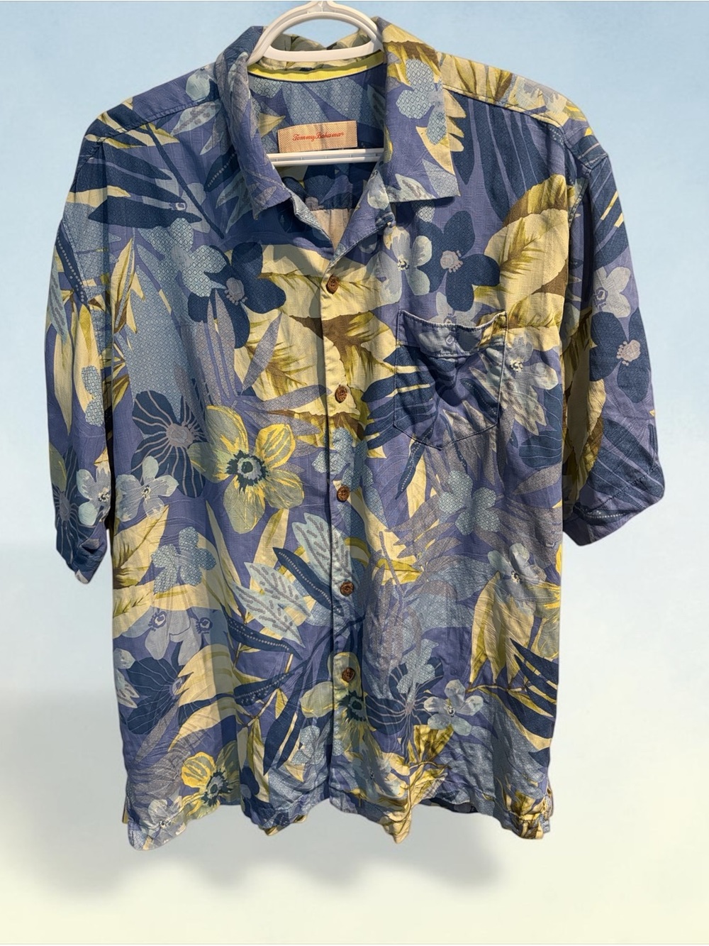Tommy Bahama Men’s Floral Hawaiian Shirt Size L 100% Silk Lightweight Summer